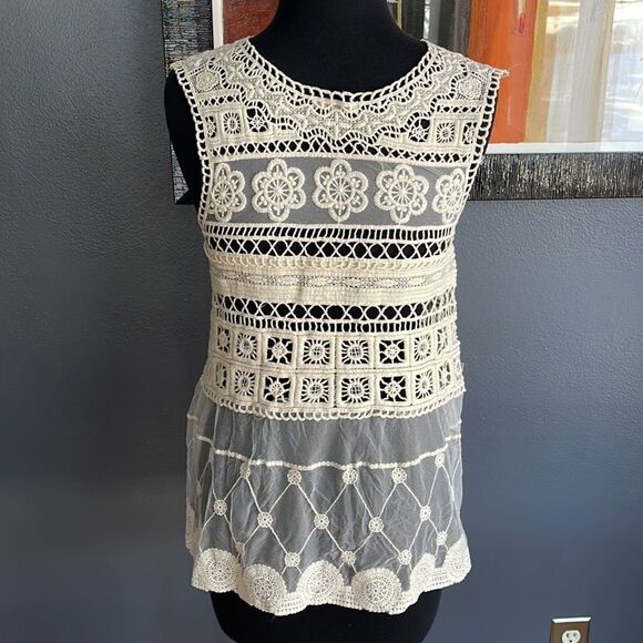 Lovely ecru lace/mesh 100% cotton tank. Small. - Picture 5 of 6